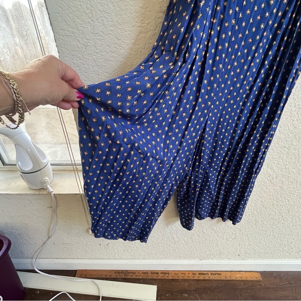 Anthropologie Lynn Mixed Print
Sleep Jumpsuit - Boho Wide Leg
Capri SZ M - Picture 12 of 15